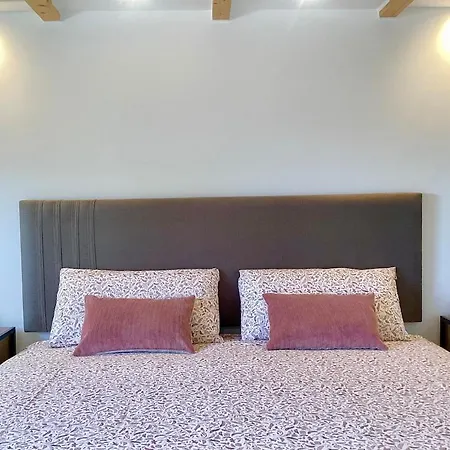 Stone فيلة Chayofa