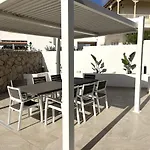 Stone فيلة